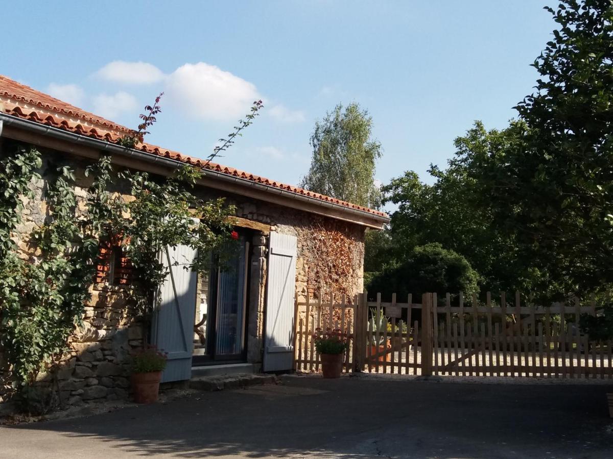 Chambre D'Hotes La Thibaudiere Bressuire Exterior photo